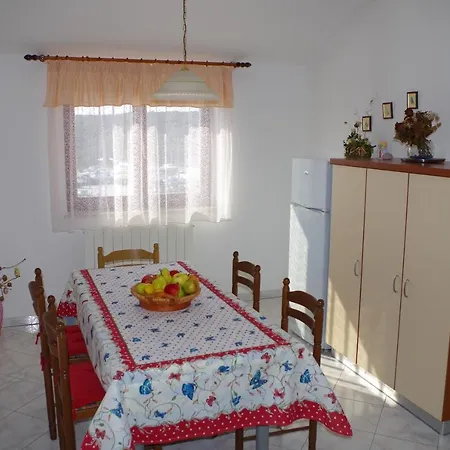 Apartment Milena Pula